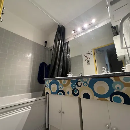 Sur - 6 Pers Avec Terrasse Et Parking - Fr-1-309-375 Apartment *